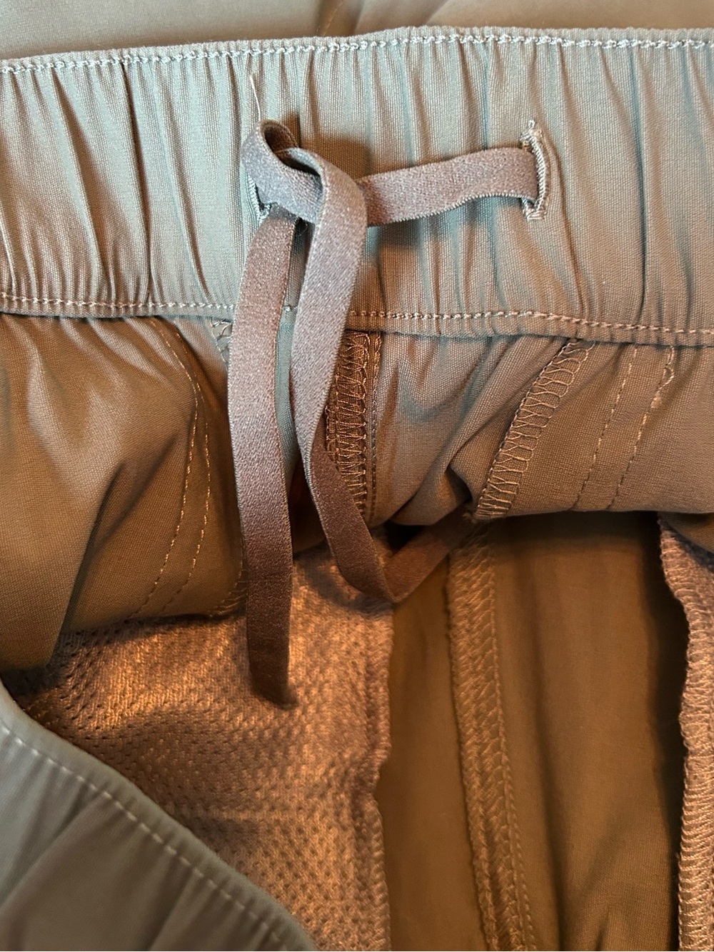 NWOT EDDIE BAUER Rainier Pull-on Crop Capri Pants Women's Sz. 8 Olive Green - Picture 7 of 9